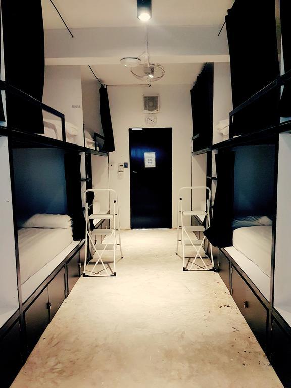 Seek Sleep Hostel Бангкок Екстер'єр фото
