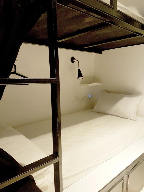 Seek Sleep Hostel Бангкок Екстер'єр фото