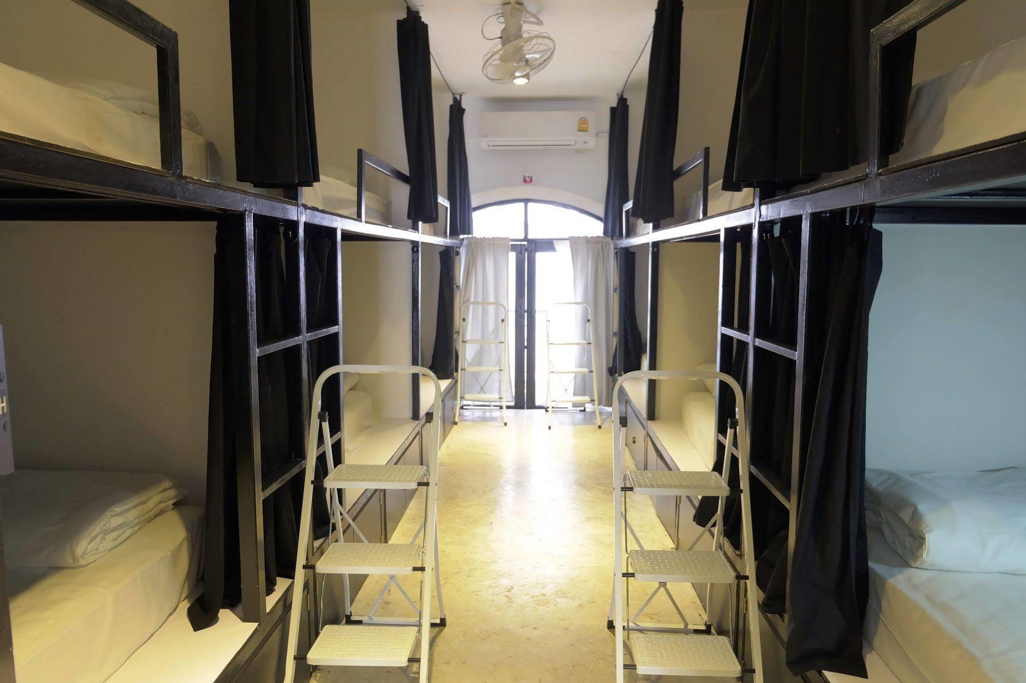 Seek Sleep Hostel Бангкок Екстер'єр фото