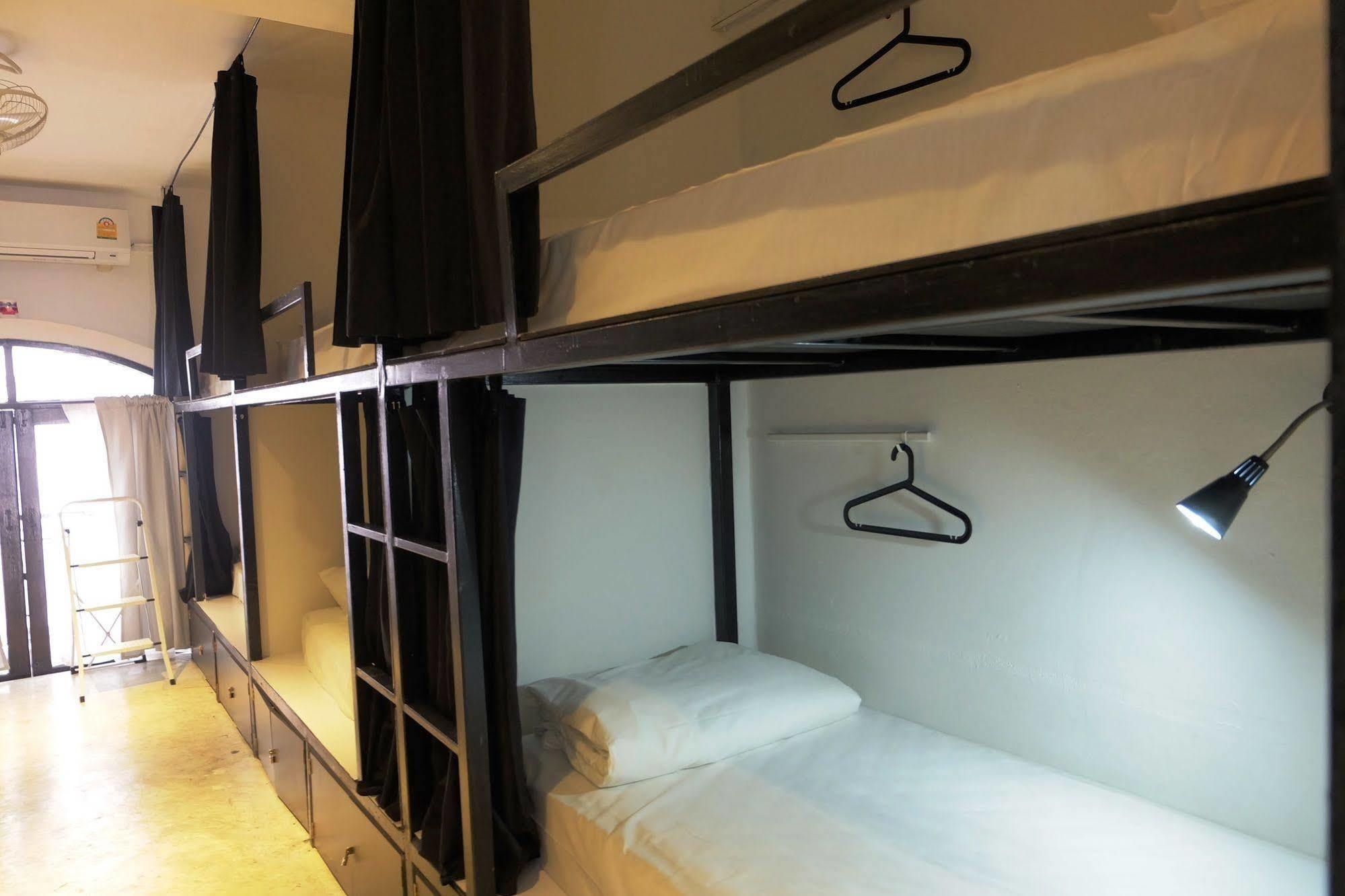 Seek Sleep Hostel Бангкок Екстер'єр фото