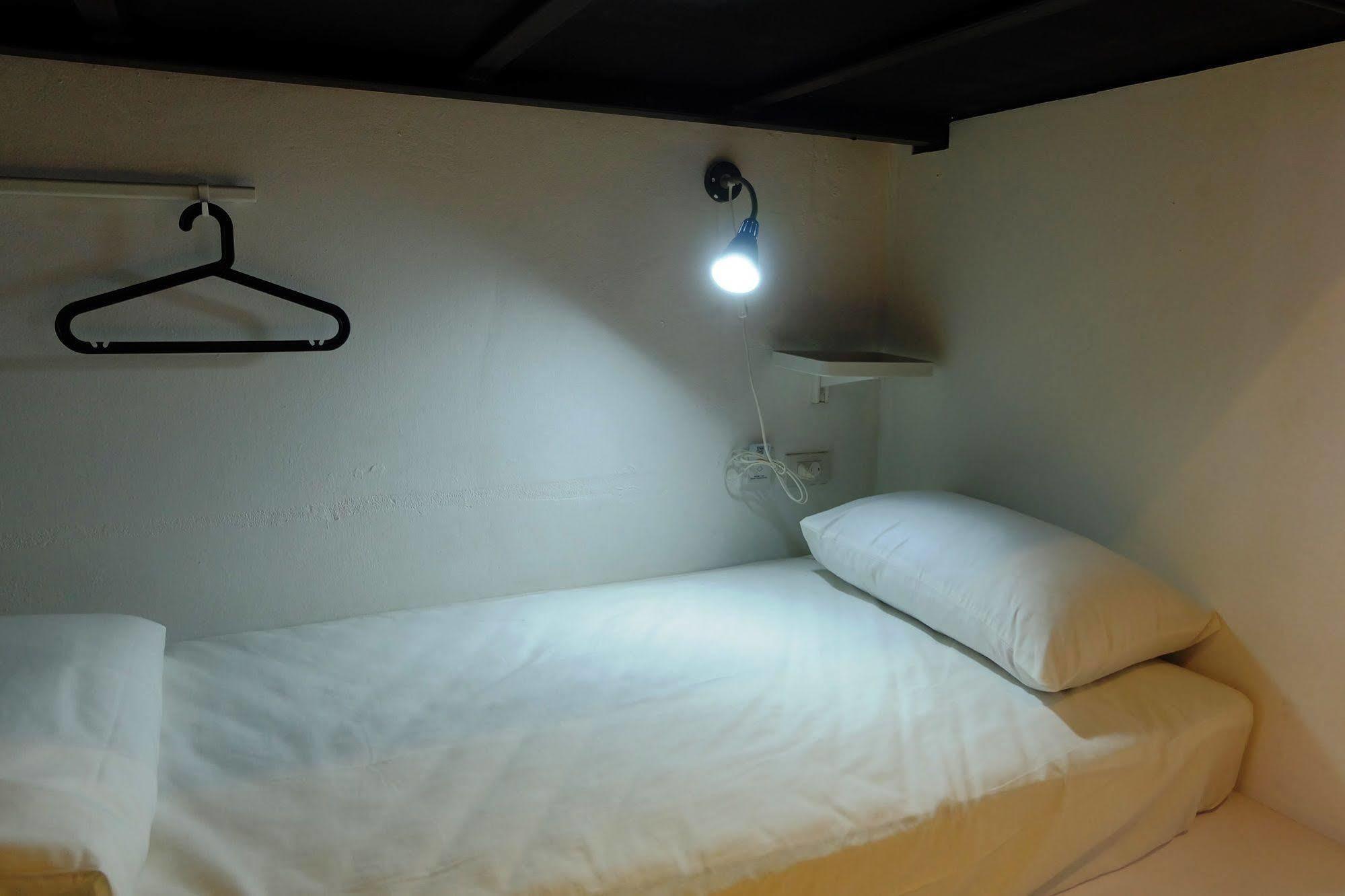 Seek Sleep Hostel Бангкок Екстер'єр фото